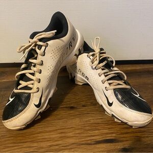 Nike Vapor Cleats in White and Black Size 6Y